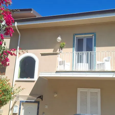 Aramoni فندق مبيت وإفطار زامبروني