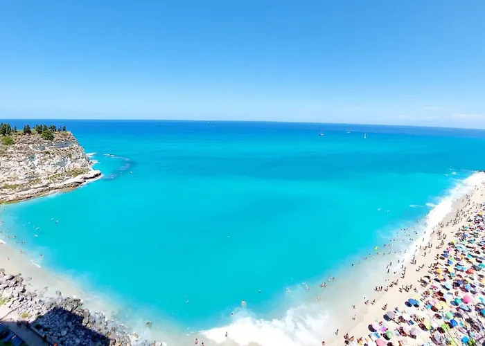 Aramoni 3* 赞布隆内