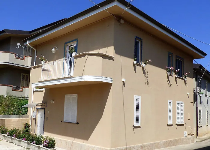 Aramoni 住宿加早餐酒店 3*