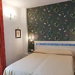Aramoni Couette-café Zambrone