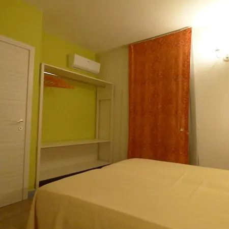 Frühstückspension Aramoni 3*