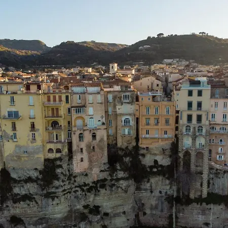 Aramoni Zambrone