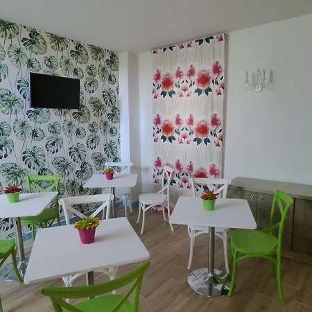 Frühstückspension Aramoni 3*