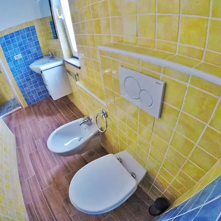 Aramoni 赞布隆内