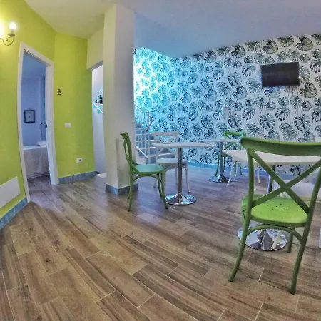 Aramoni Bed & Breakfast *