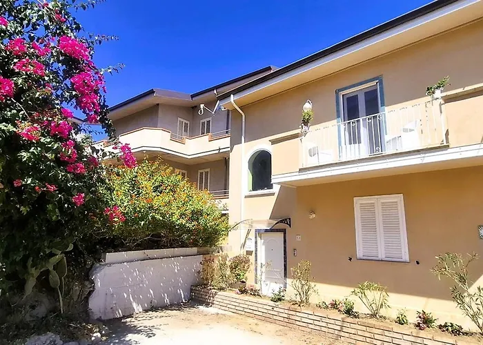 住宿加早餐酒店 Aramoni 3*